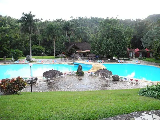Soroa swimming pool
